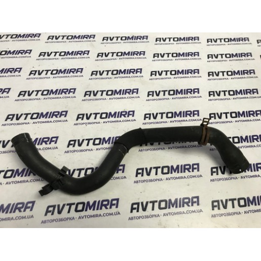 Патрубок системы охлаждения Ford Focus 3 1.6 TDCi 2011-2017 8V618260KC